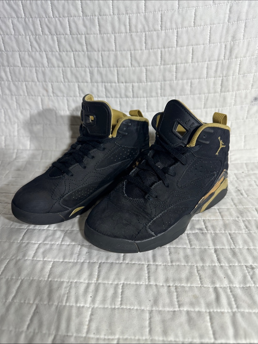 Jordan MVP "Black Metallic Gold" basketball shoes
